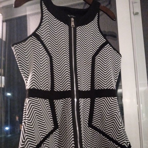 Patterned top - Picture 1 of 3